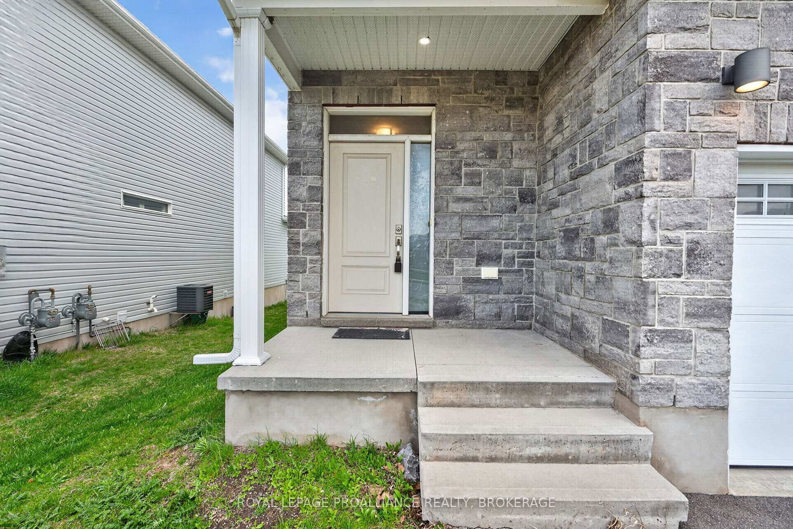 322 Holden Street • Kingston, ON photo 3