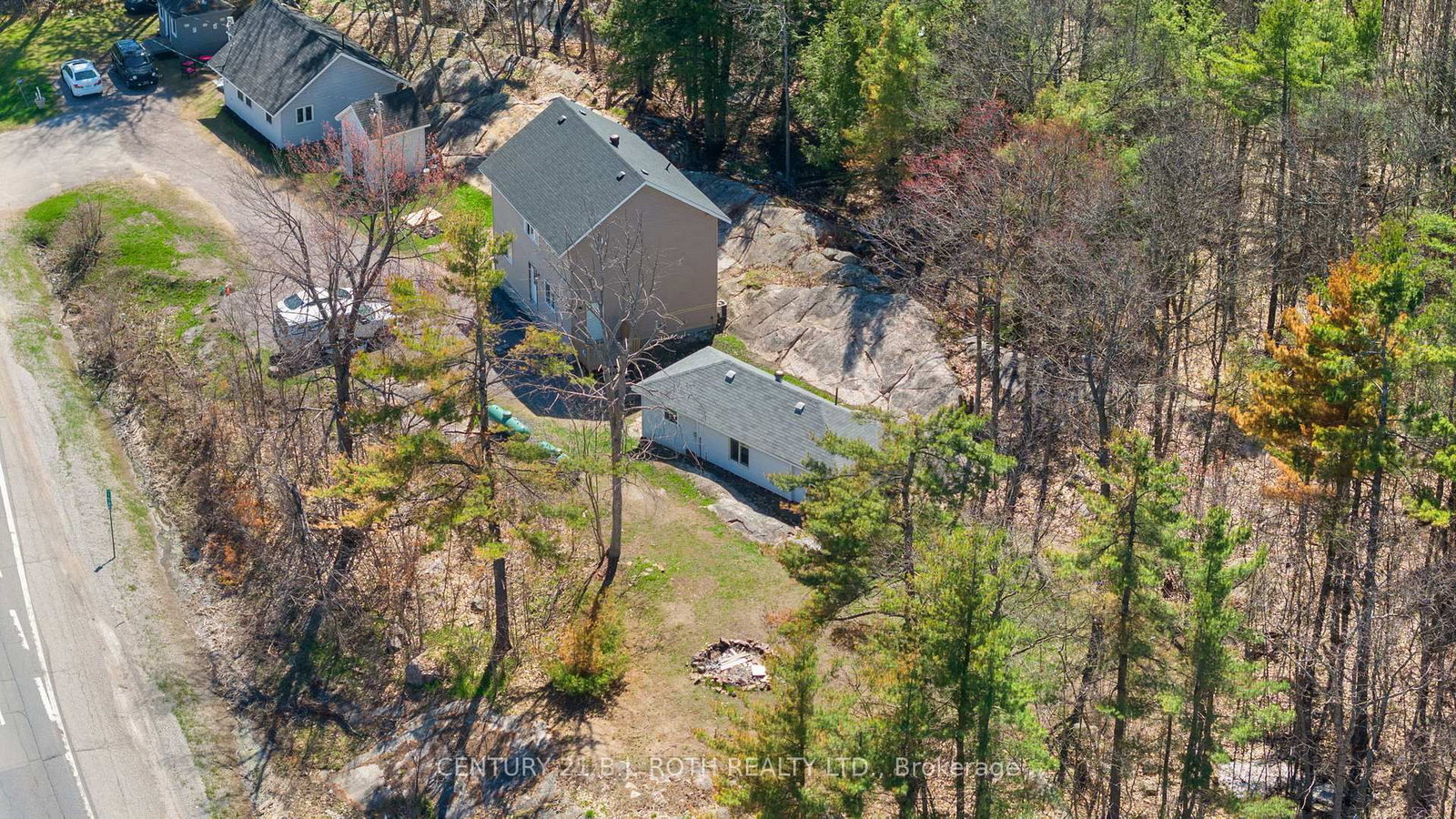 1411 Hwy 11 S • Gravenhurst, ON photo 2