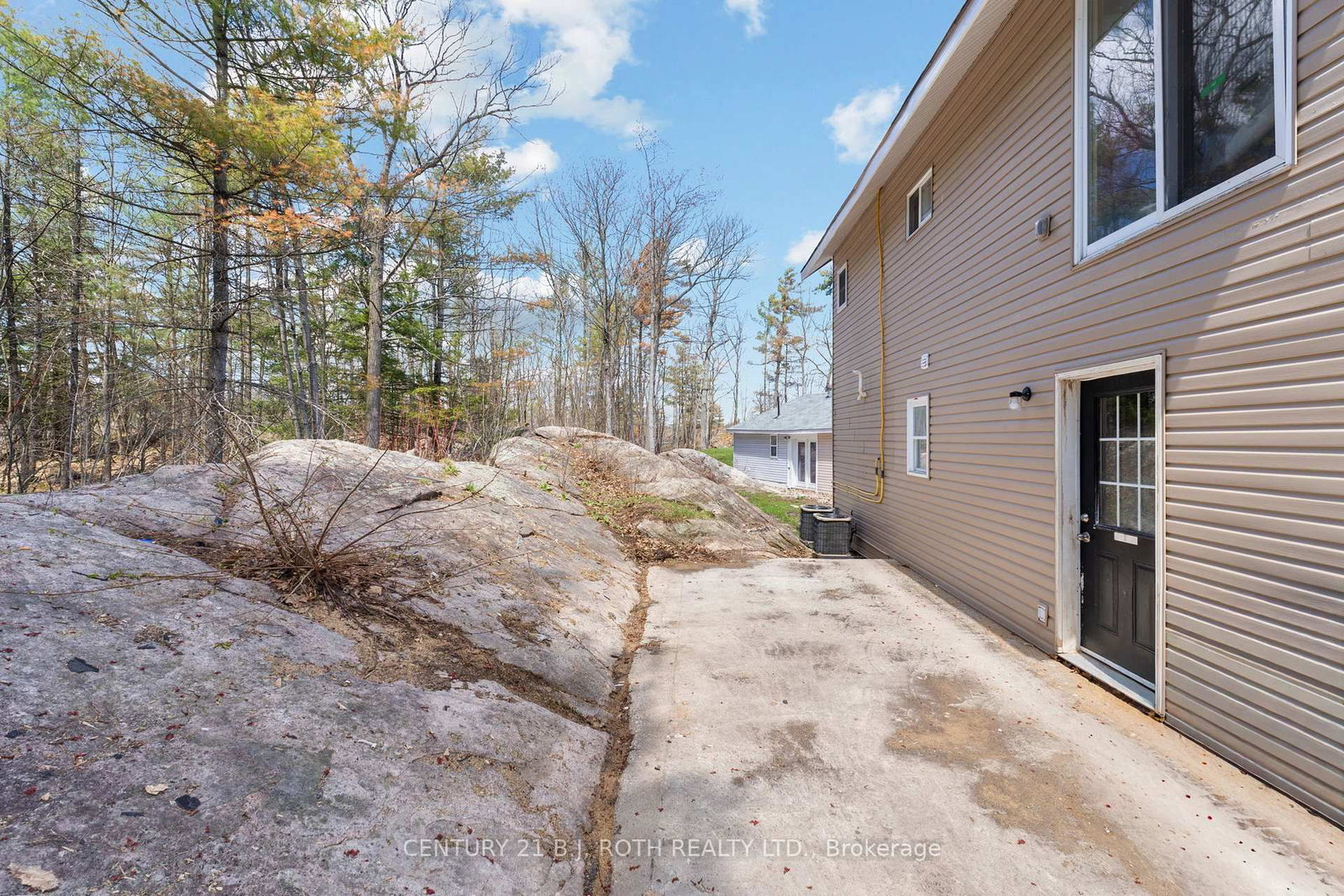 1411 Hwy 11 S • Gravenhurst, ON photo 31