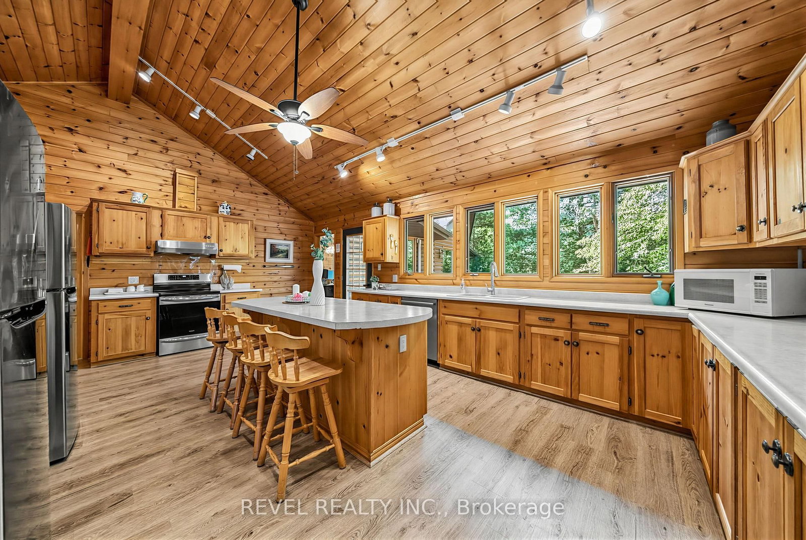 180 Lake Road • Georgian Bay, ON photo 9