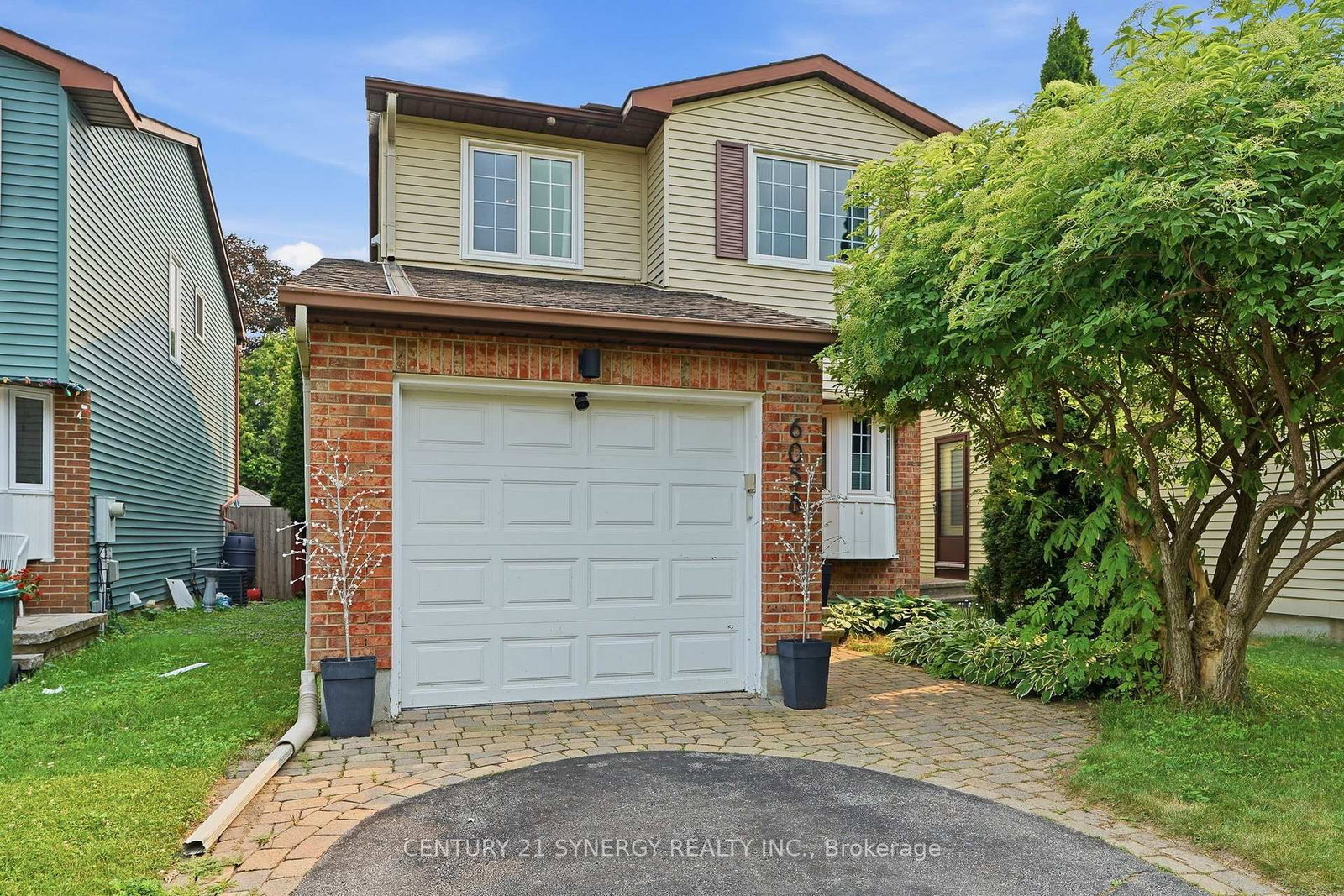 6058 Forestglen Crescent • Ottawa, ON photo 1