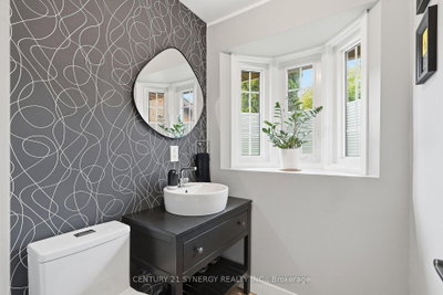 6058 Forestglen Crescent • Ottawa, ON photo 5