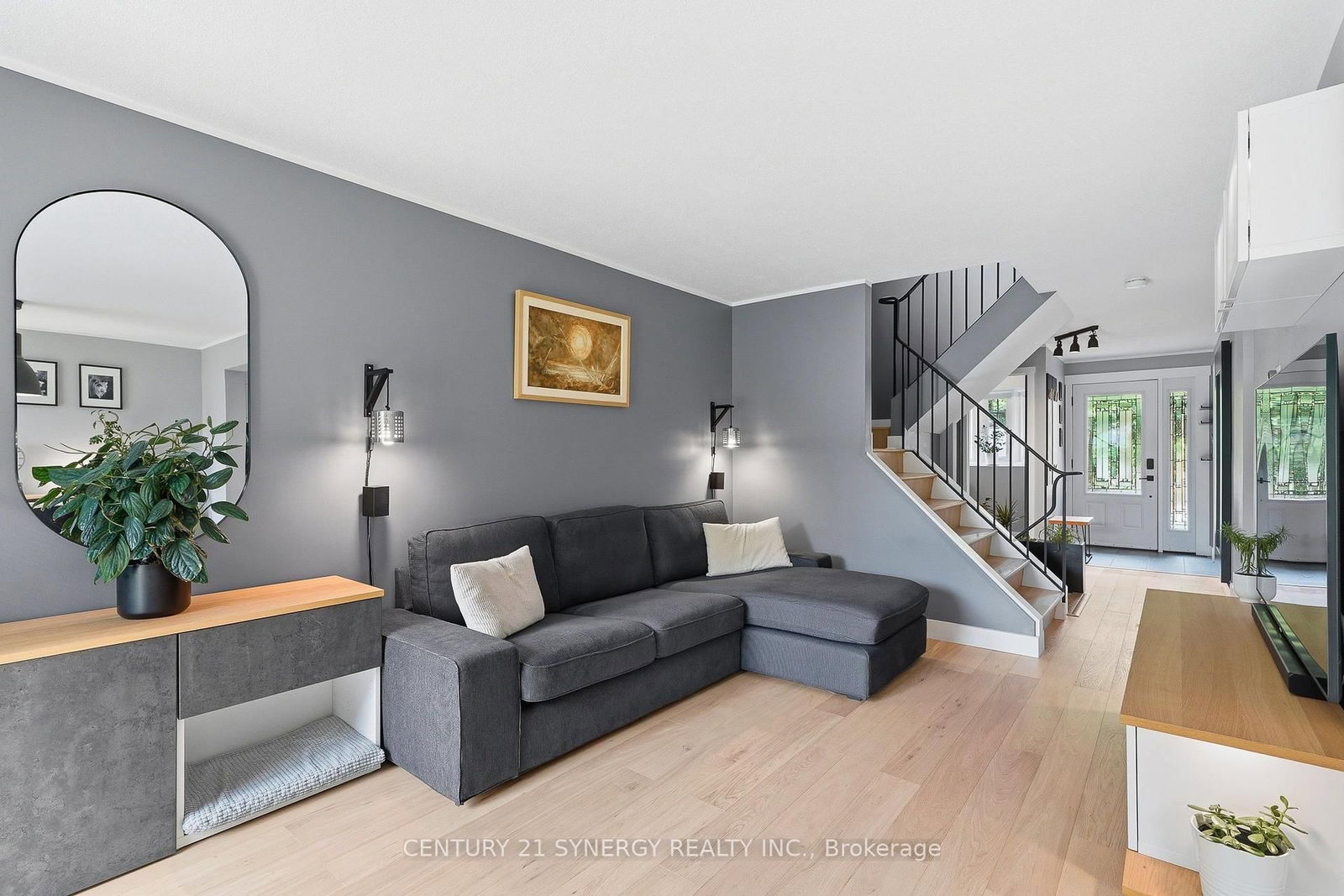 6058 Forestglen Crescent • Ottawa, ON photo 7