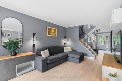 6058 Forestglen Crescent • Ottawa, ON photo 7
