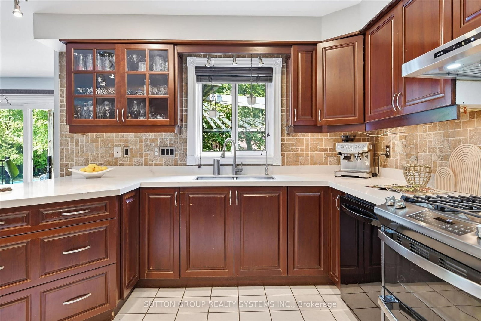 7 Arnhem Court • Hamilton, ON photo 12