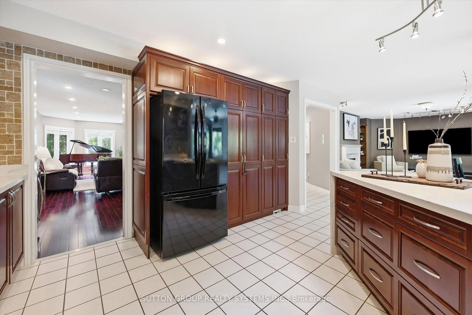 7 Arnhem Court • Hamilton, ON photo 14