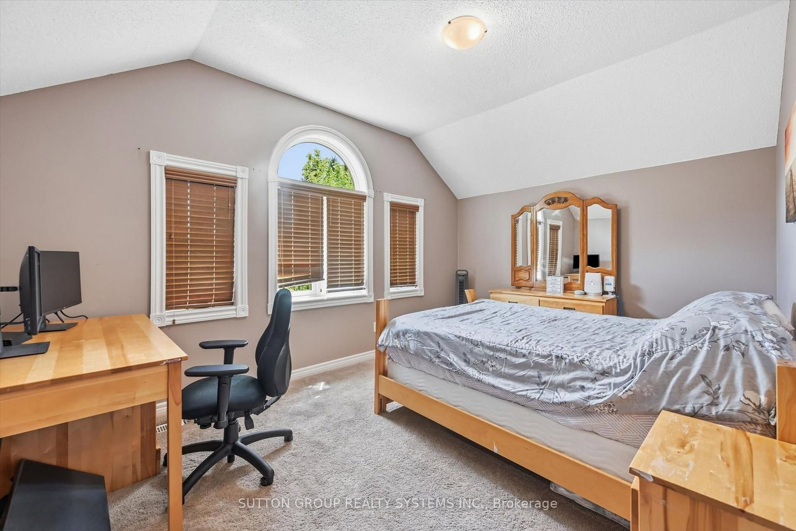 7 Arnhem Court • Hamilton, ON photo 28