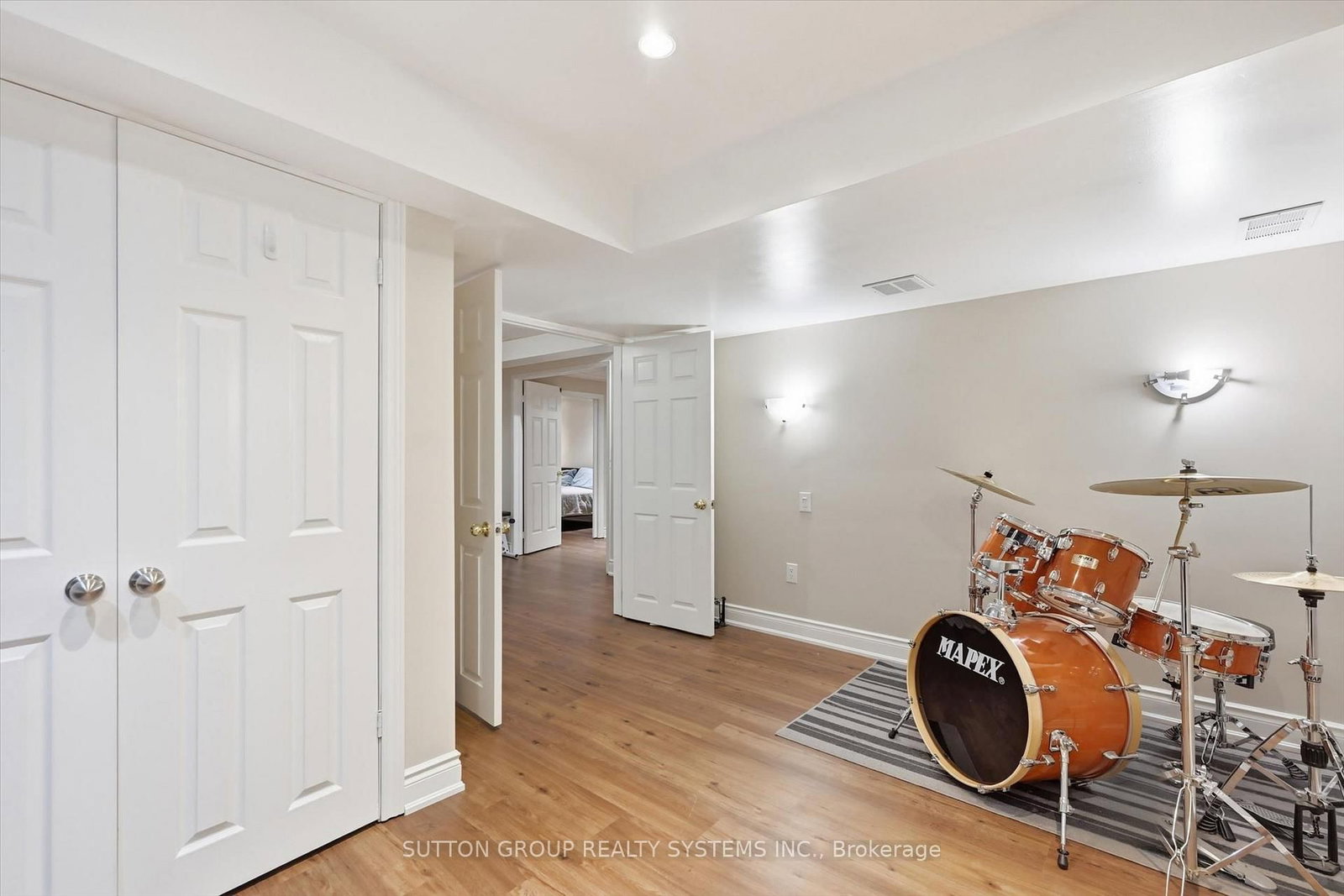 7 Arnhem Court • Hamilton, ON photo 37