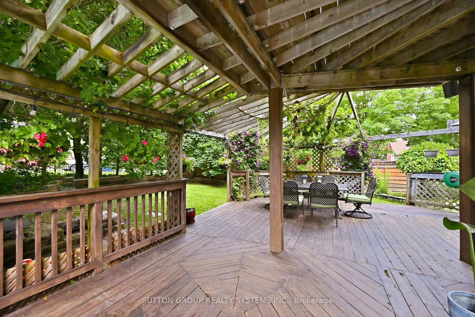 7 Arnhem Court • Hamilton, ON photo 40