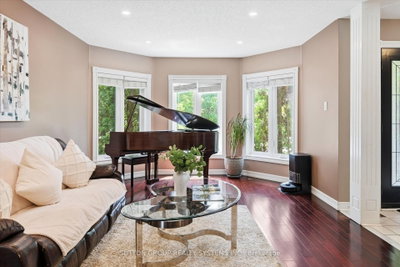 7 Arnhem Court • Hamilton, ON photo 5