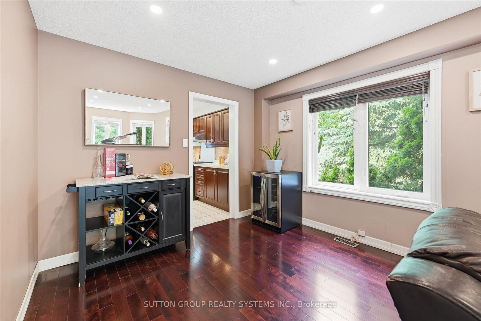 7 Arnhem Court • Hamilton, ON photo 7