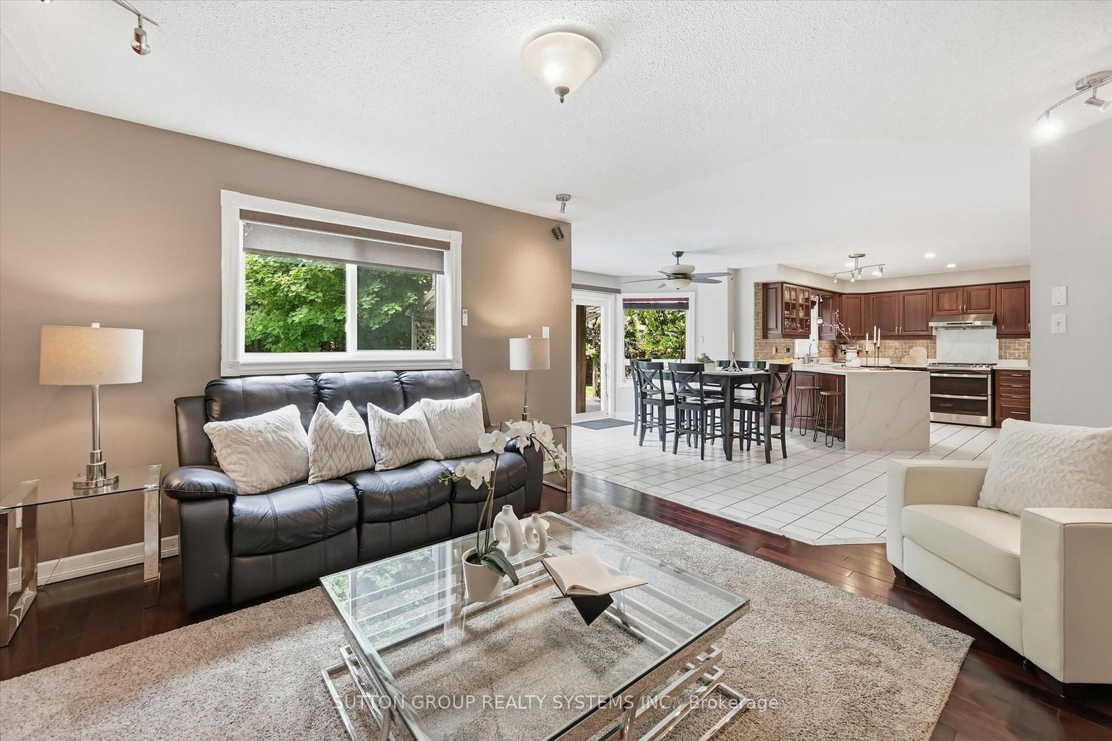 7 Arnhem Court • Hamilton, ON photo 8
