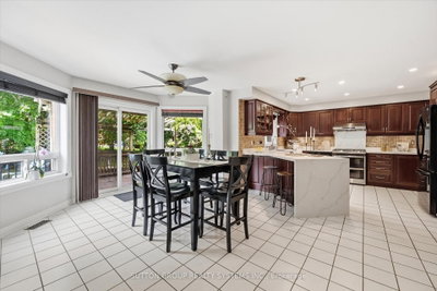 7 Arnhem Court • Hamilton, ON photo 9
