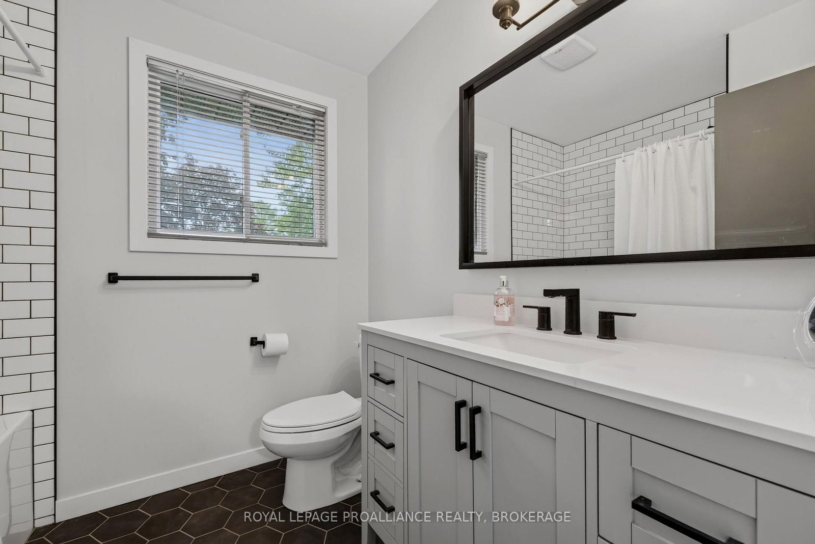 682 Carnaby Street • Kingston, ON photo 22