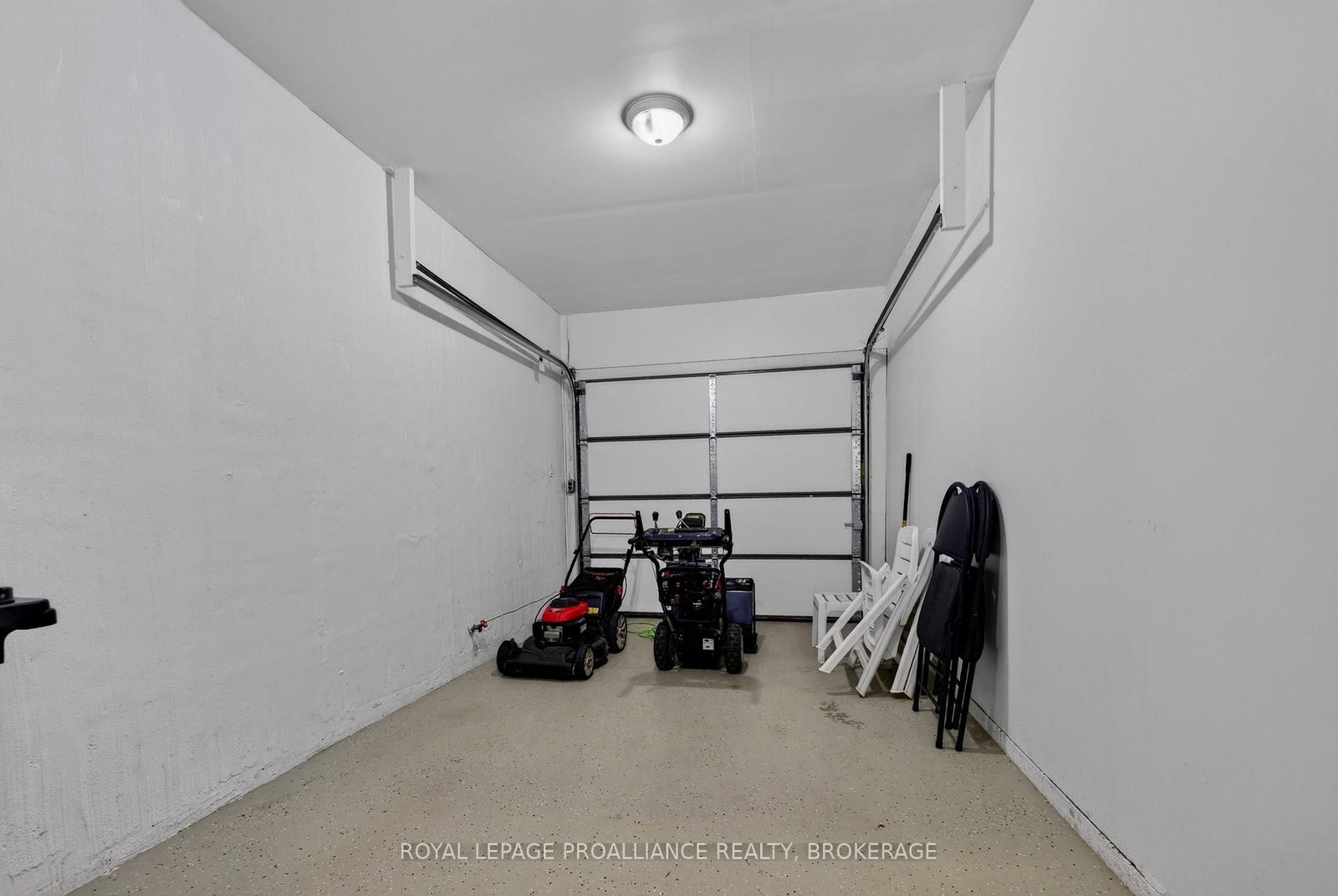 682 Carnaby Street • Kingston, ON photo 40