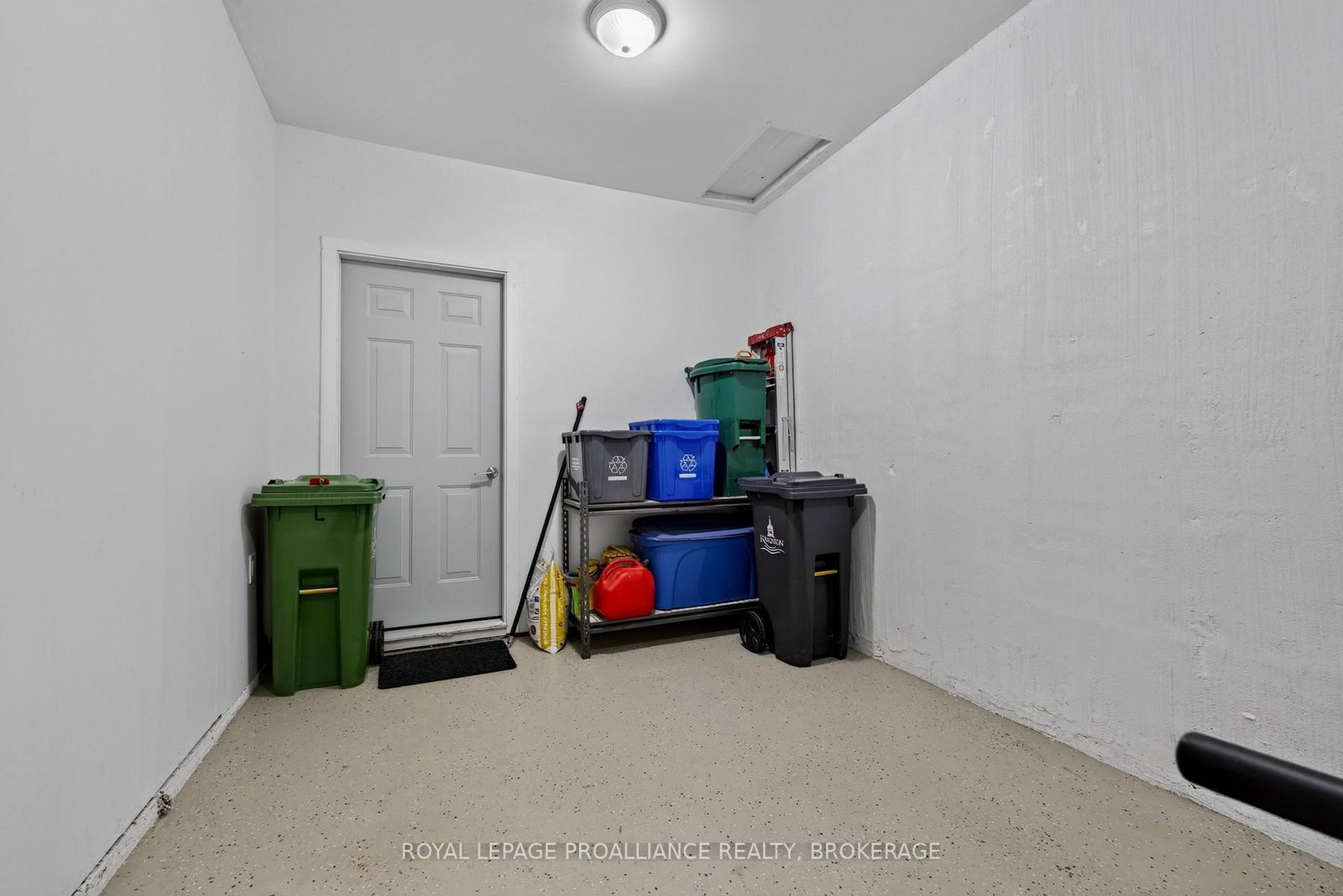 682 Carnaby Street • Kingston, ON photo 41
