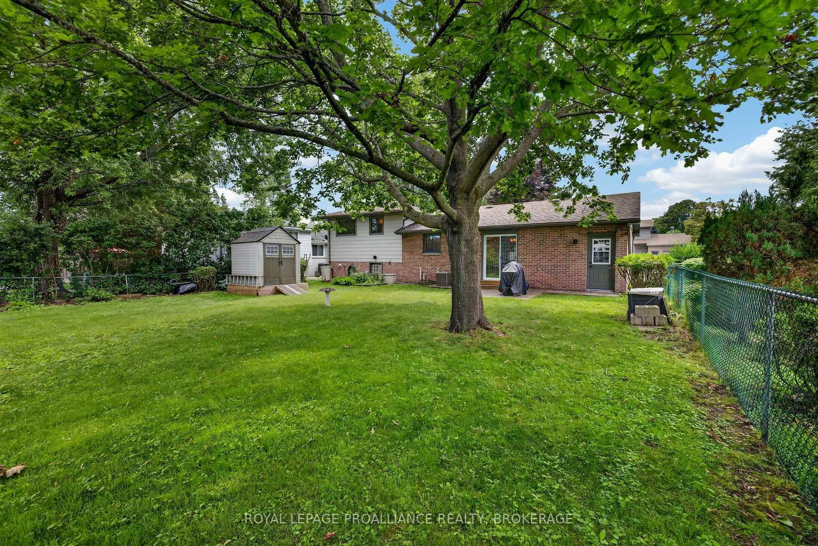 682 Carnaby Street • Kingston, ON photo 46
