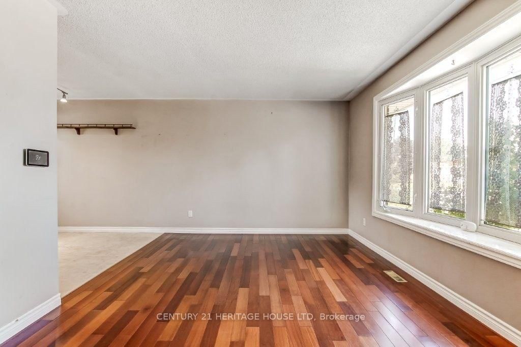 63 Confederation Drive • St. Thomas, ON photo 2