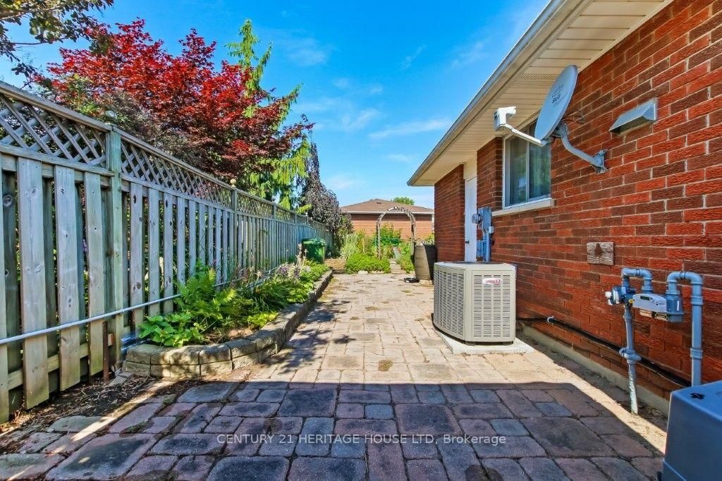 63 Confederation Drive • St. Thomas, ON photo 21