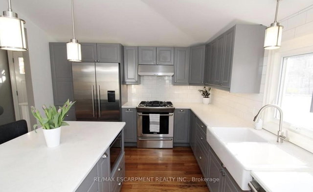 MAIN - 32 Rodman Street