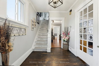 28 Norwich Street • Brantford, ON photo 3