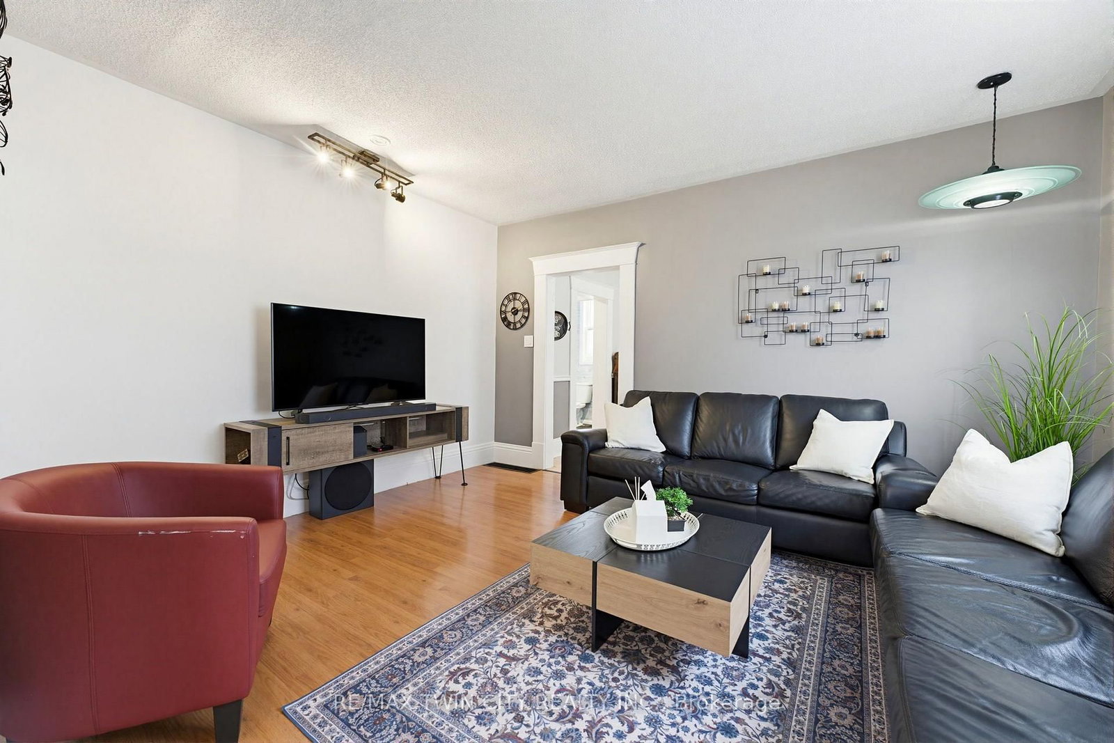28 Norwich Street • Brantford, ON photo 5