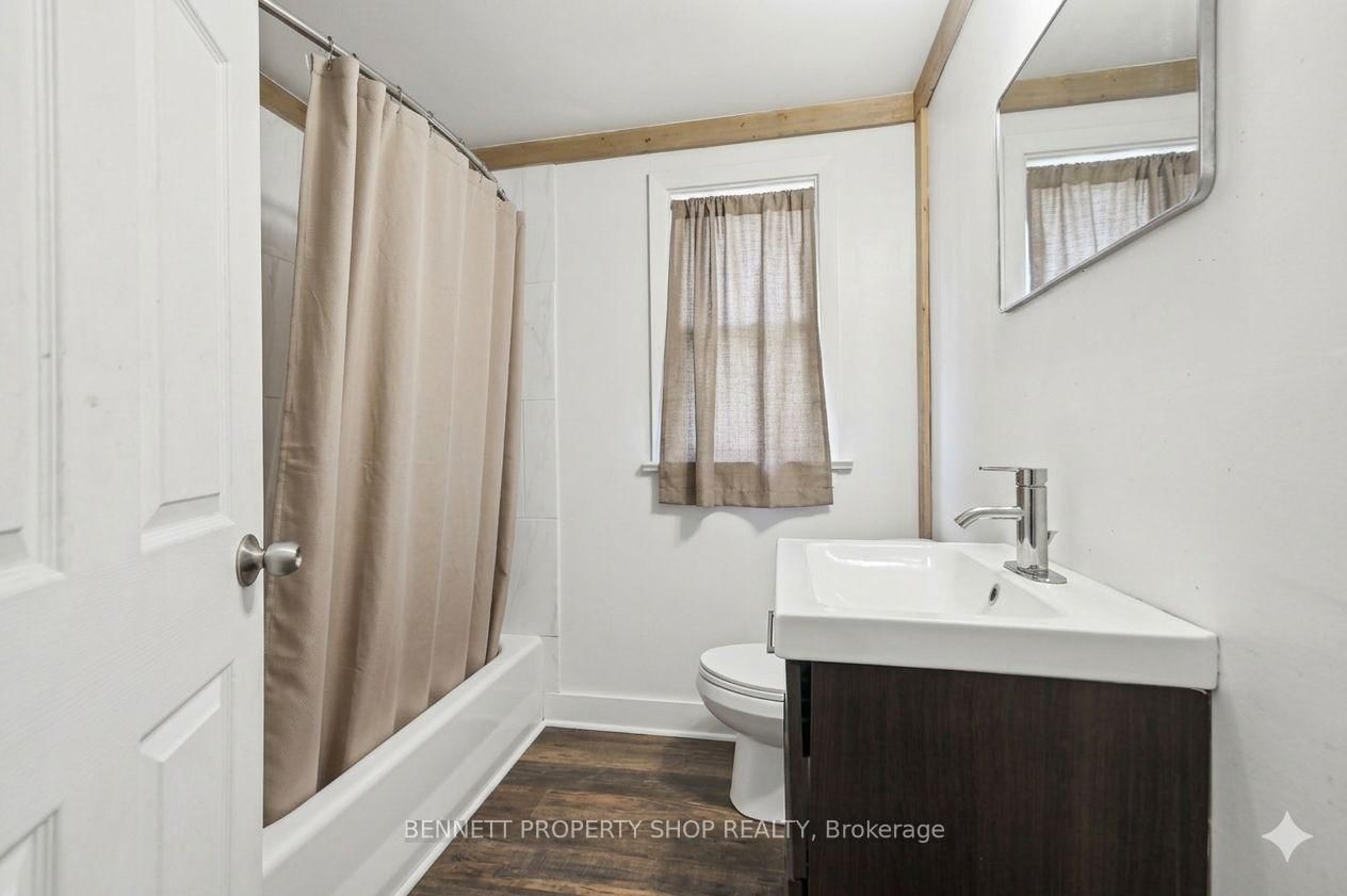 1361 Summerville Avenue • Ottawa, ON photo 10