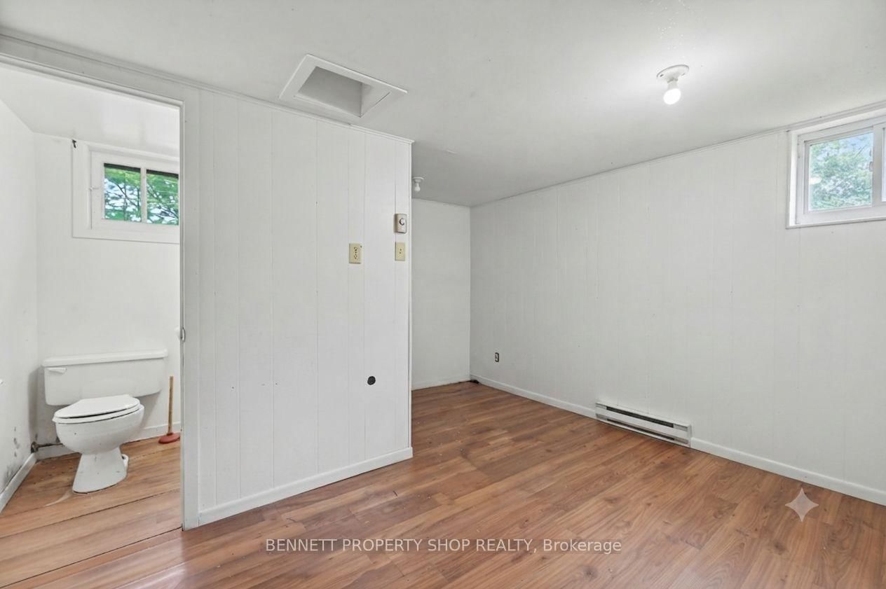 1361 Summerville Avenue • Ottawa, ON photo 11