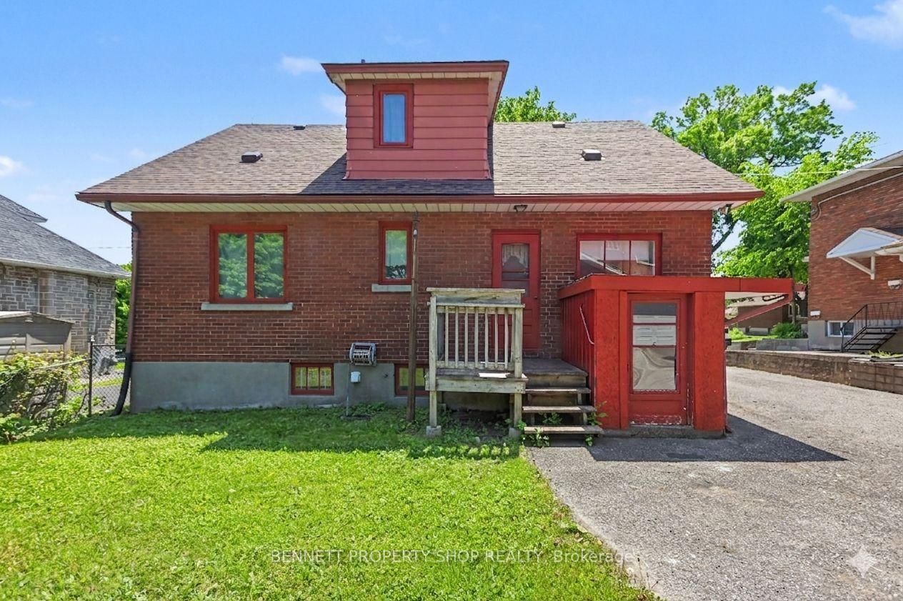 1361 Summerville Avenue • Ottawa, ON photo 13