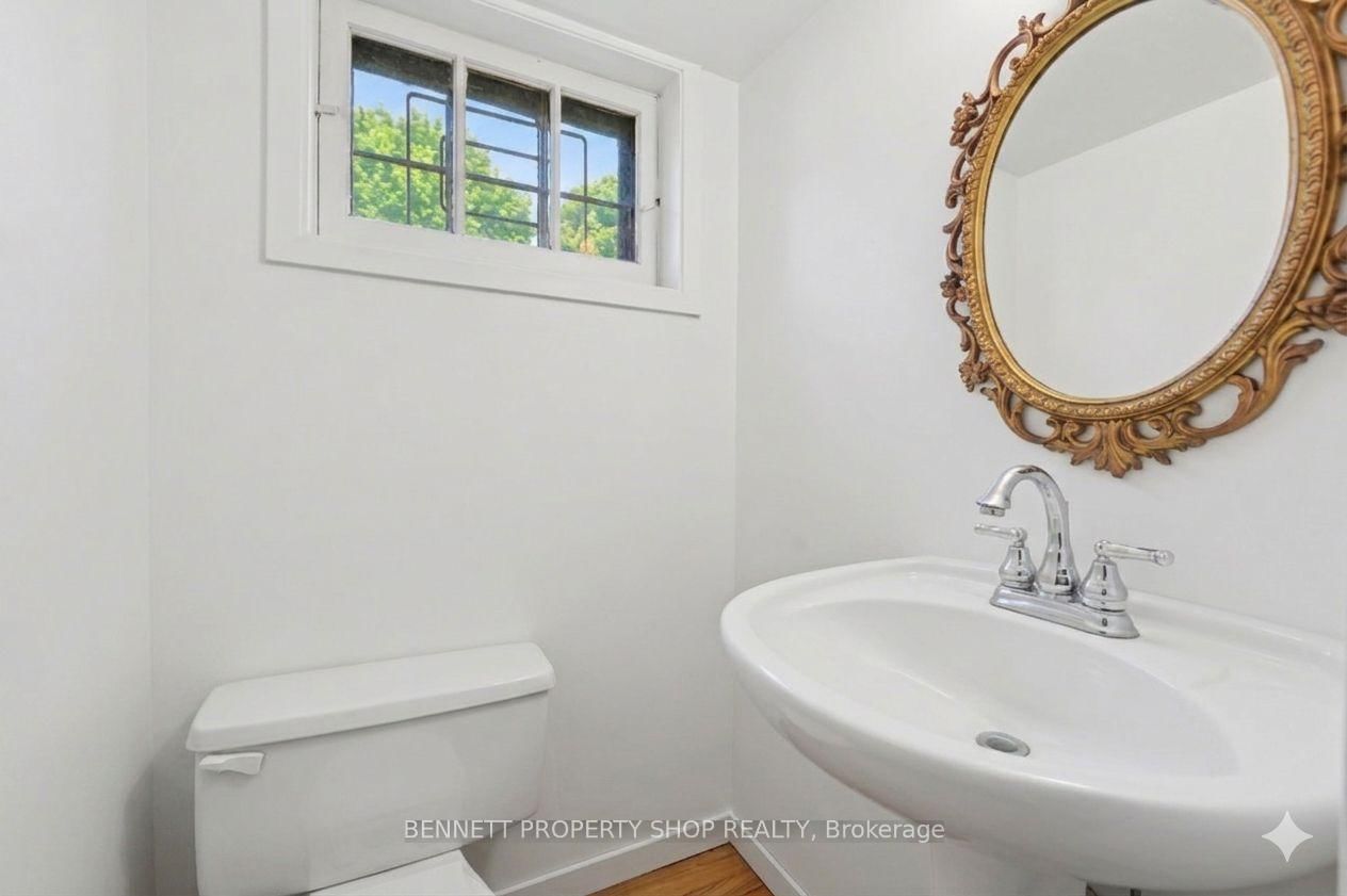 1361 Summerville Avenue • Ottawa, ON photo 5