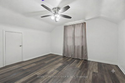 1361 Summerville Avenue • Ottawa, ON photo 8