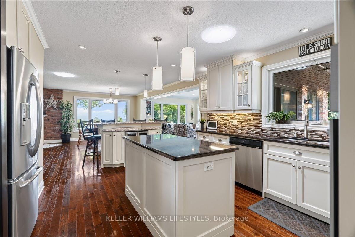 4350 Bluepoint Drive • Plympton-Wyoming, ON photo 13