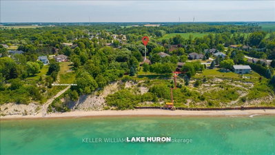 4350 Bluepoint Drive • Plympton-Wyoming, ON photo 2