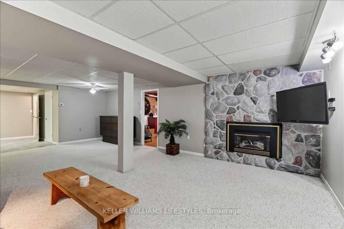 4350 Bluepoint Drive • Plympton-Wyoming, ON photo 25