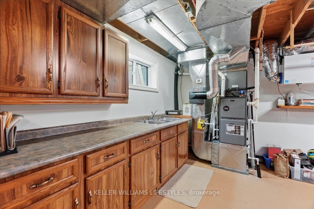 4350 Bluepoint Drive • Plympton-Wyoming, ON photo 27