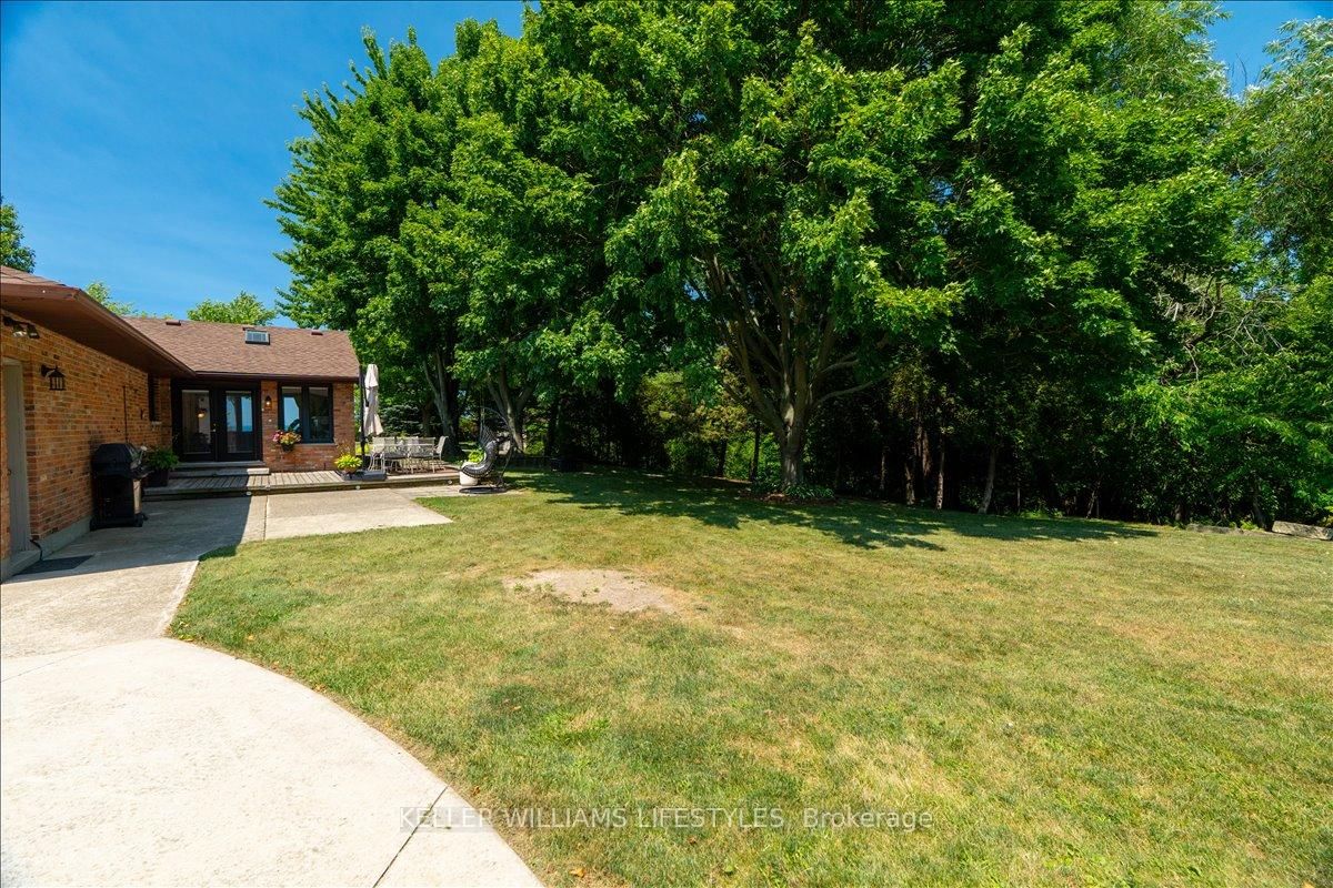 4350 Bluepoint Drive • Plympton-Wyoming, ON photo 31