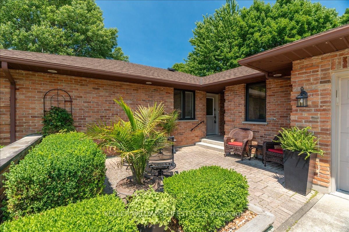 4350 Bluepoint Drive • Plympton-Wyoming, ON photo 7
