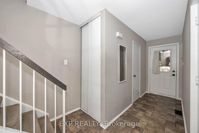 13 Shearer Crescent — photo 6