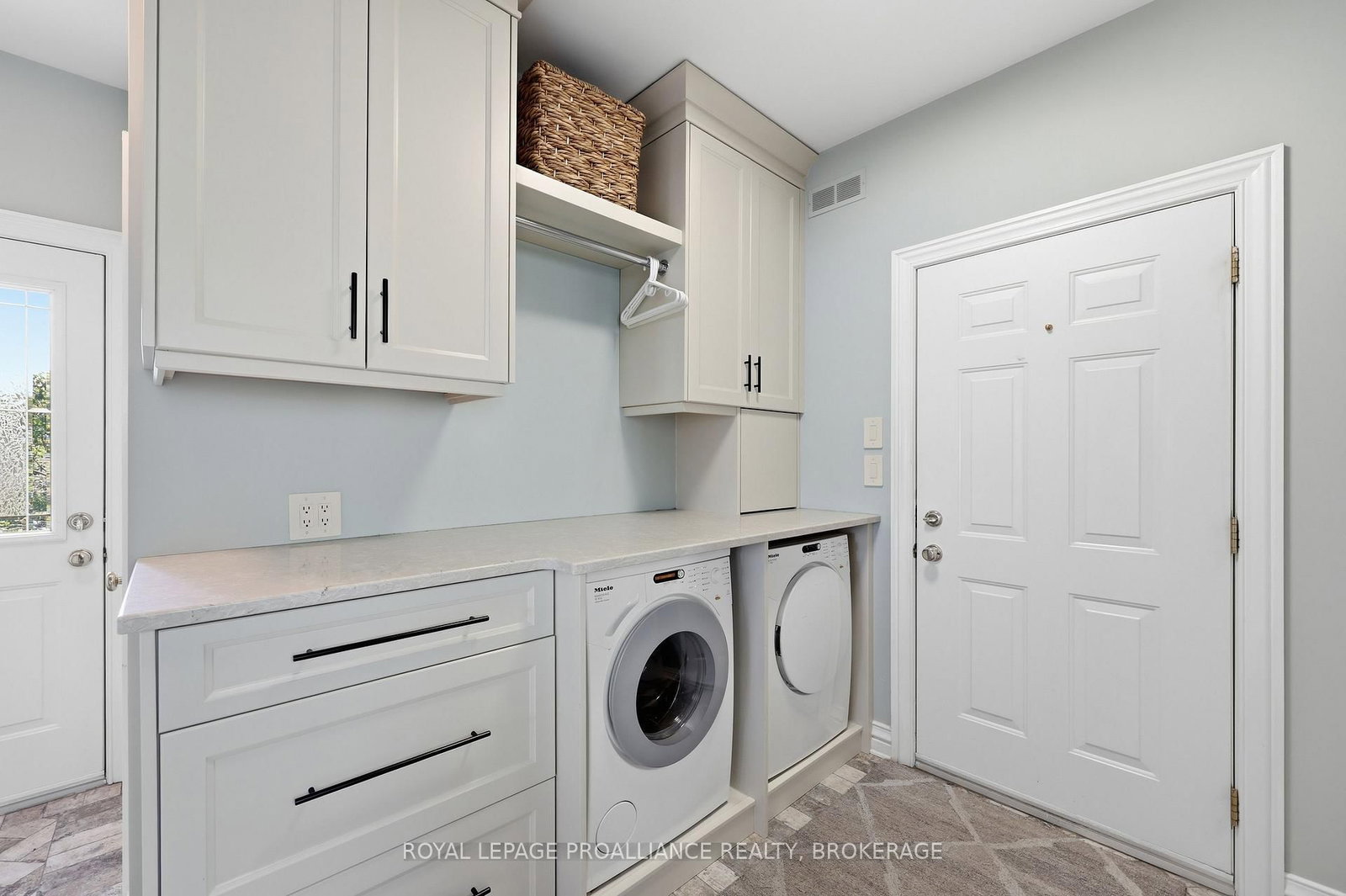 31 Leavis Shores • Gananoque, ON photo 18