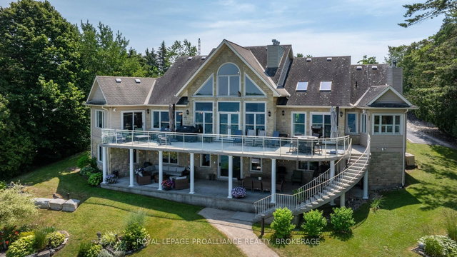 31 Leavis Shores