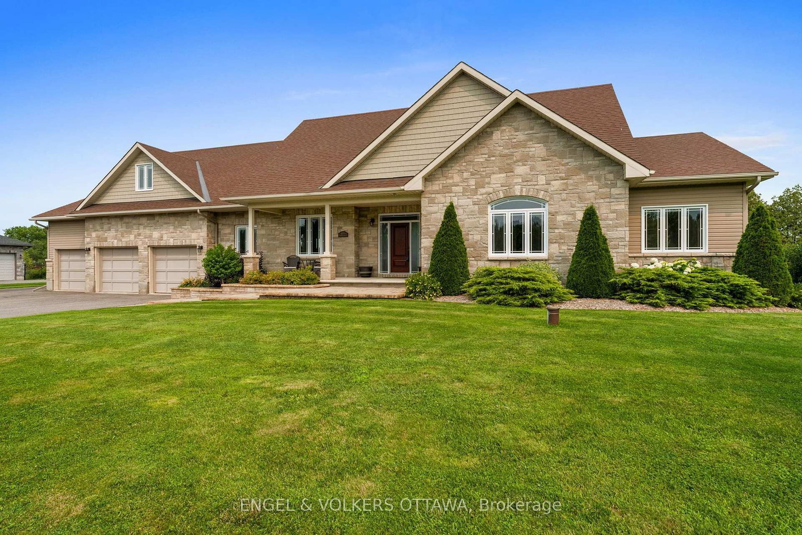 5579 Lombardy Drive • Osgoode, ON photo 2