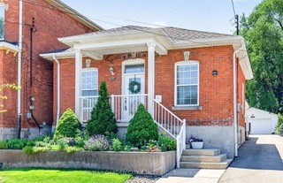 156 SIMCOE Street E