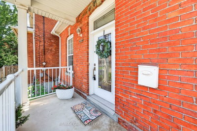 156 E SIMCOE Street • Hamilton, ON photo 6