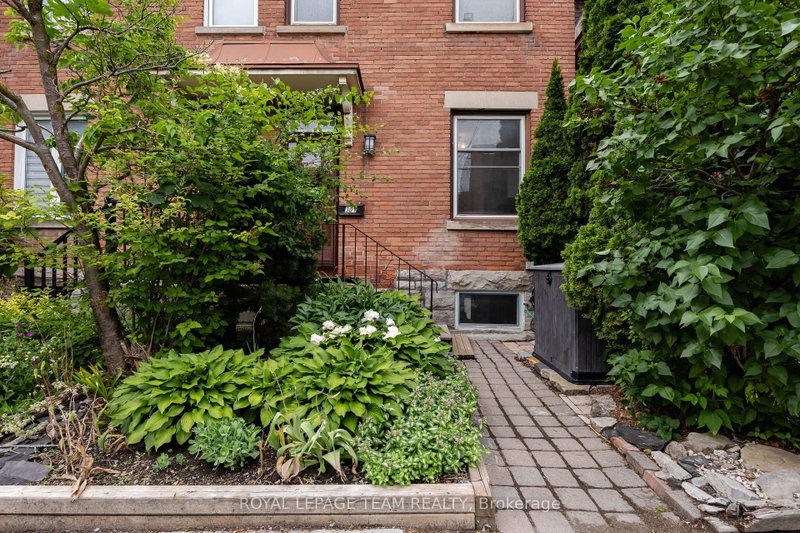 301 Somerset Street E