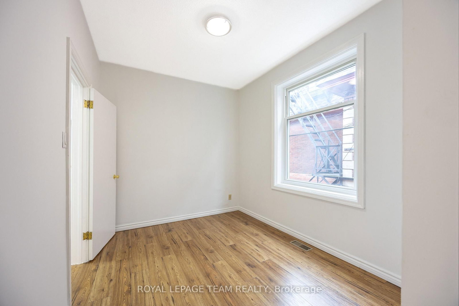 301 Somerset Street E • Ottawa, ON photo 33