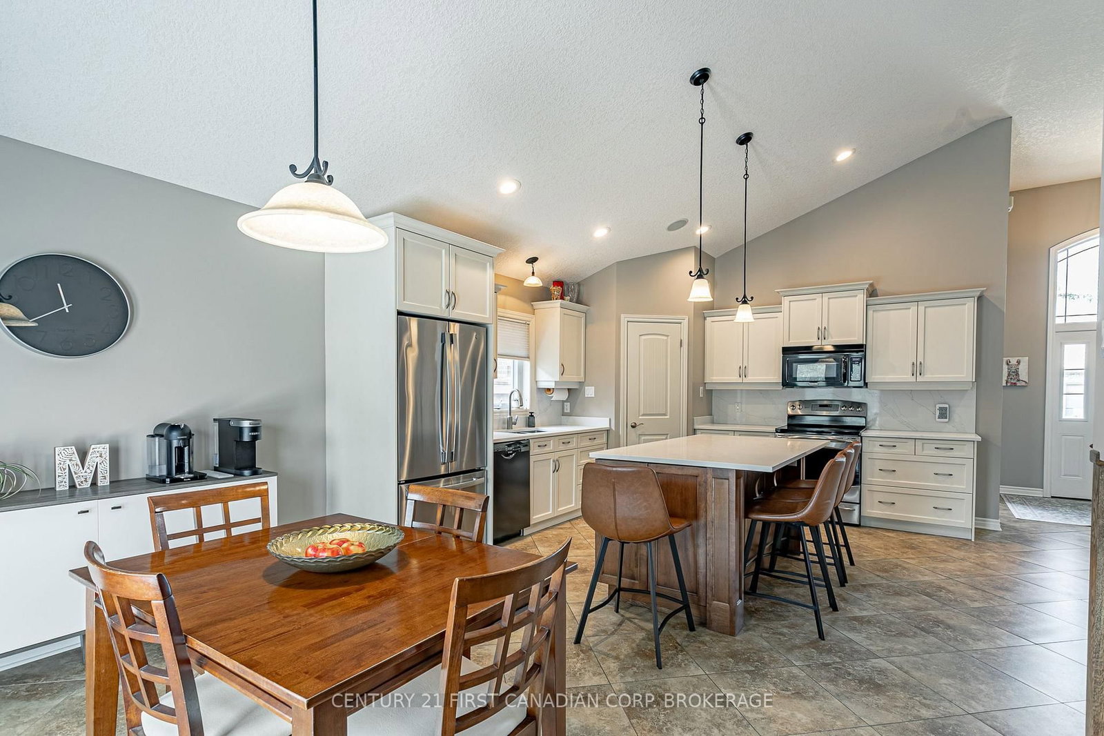 270 Boyd Boulevard • Zorra, ON photo 12