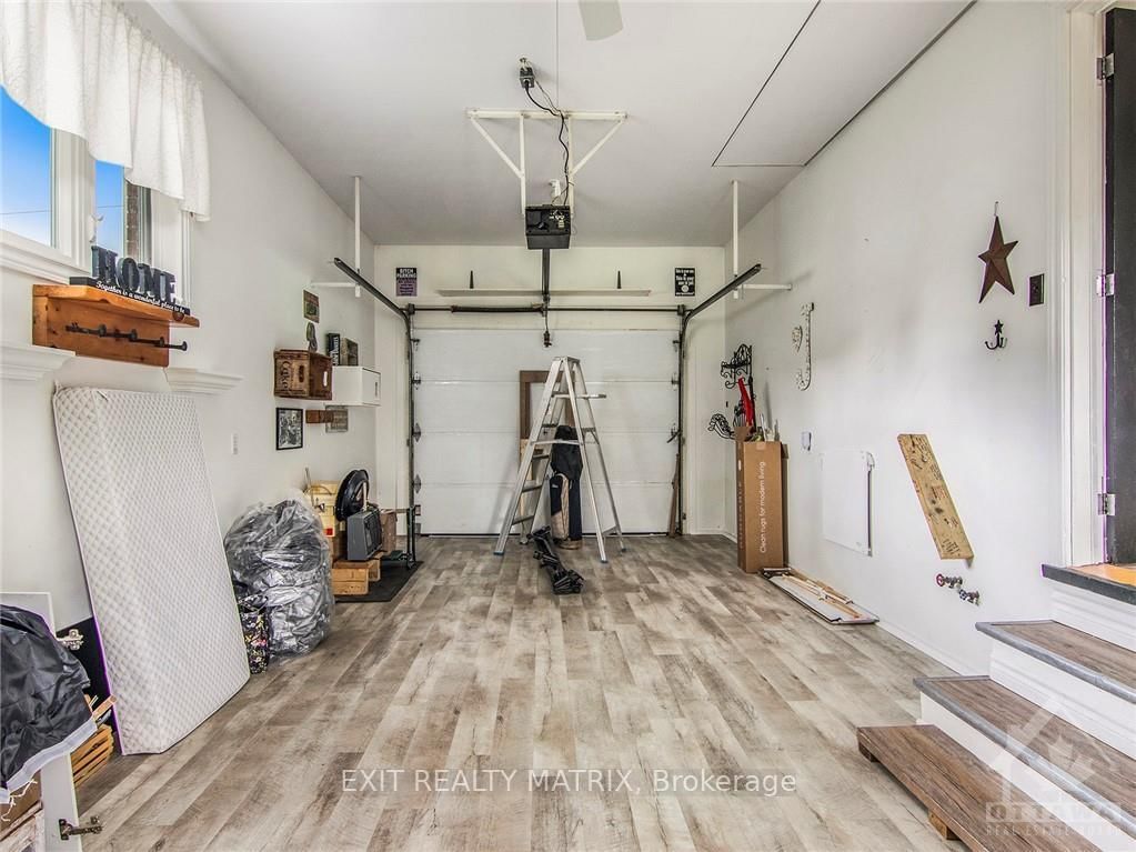 954 NOTRE DAME Street • Russell, ON photo 11