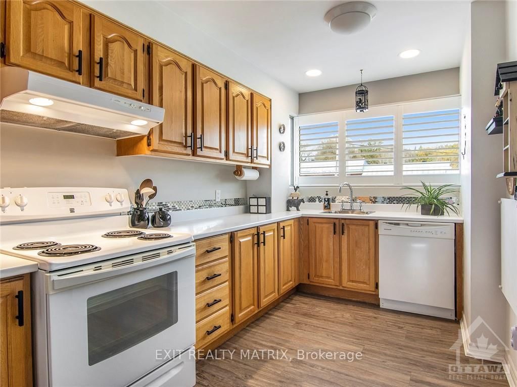 954 NOTRE DAME Street • Russell, ON photo 9
