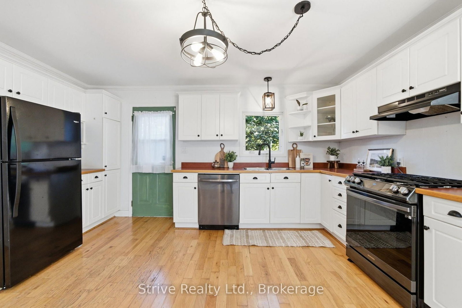 369 Walton Street • Cobourg, ON photo 16