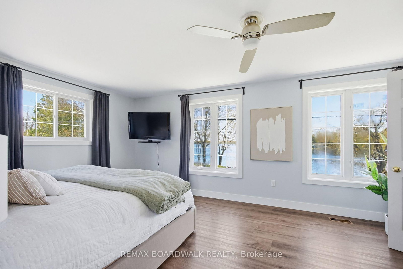 100 Mcculloughs Landing • Perth, ON photo 18